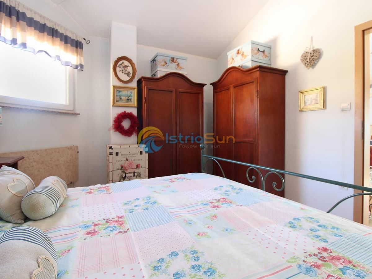 Ližnjan Apartments Bardak מראה חיצוני תמונה
