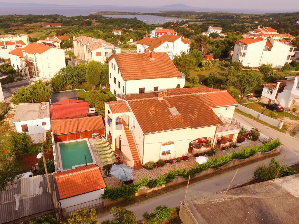 Ližnjan Apartments Bardak מראה חיצוני תמונה